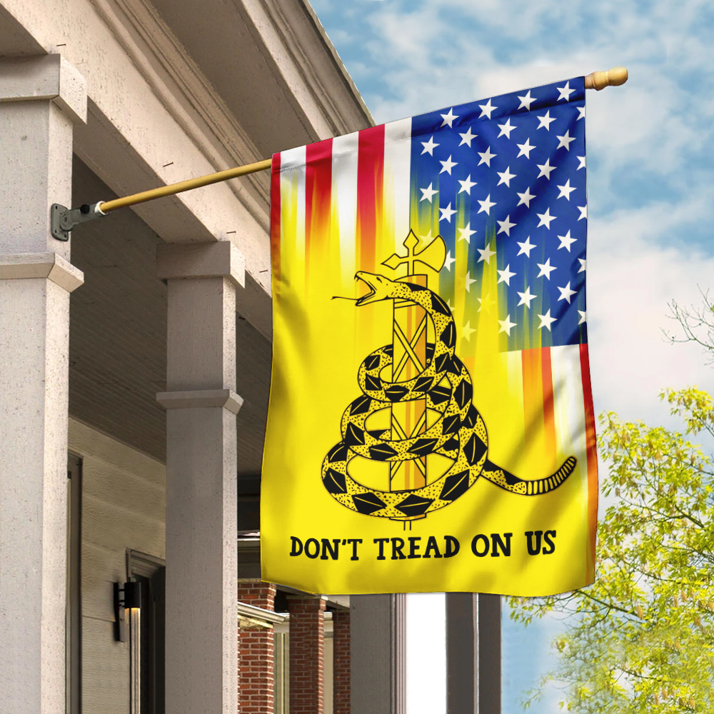 Don't Tread On Us Gadsden Libertarian Flag DBX1679F - Flagwix