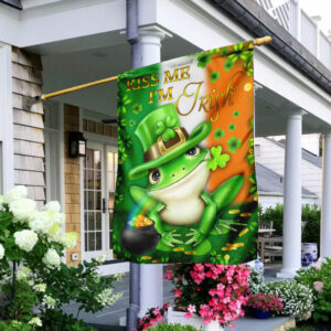 Kiss Me I'm Irish Frog St. Patrick's Day Flag