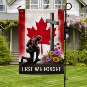 Canadian Veteran Kneeling Soldier Cross Lest We Forget Flag MLN2670F